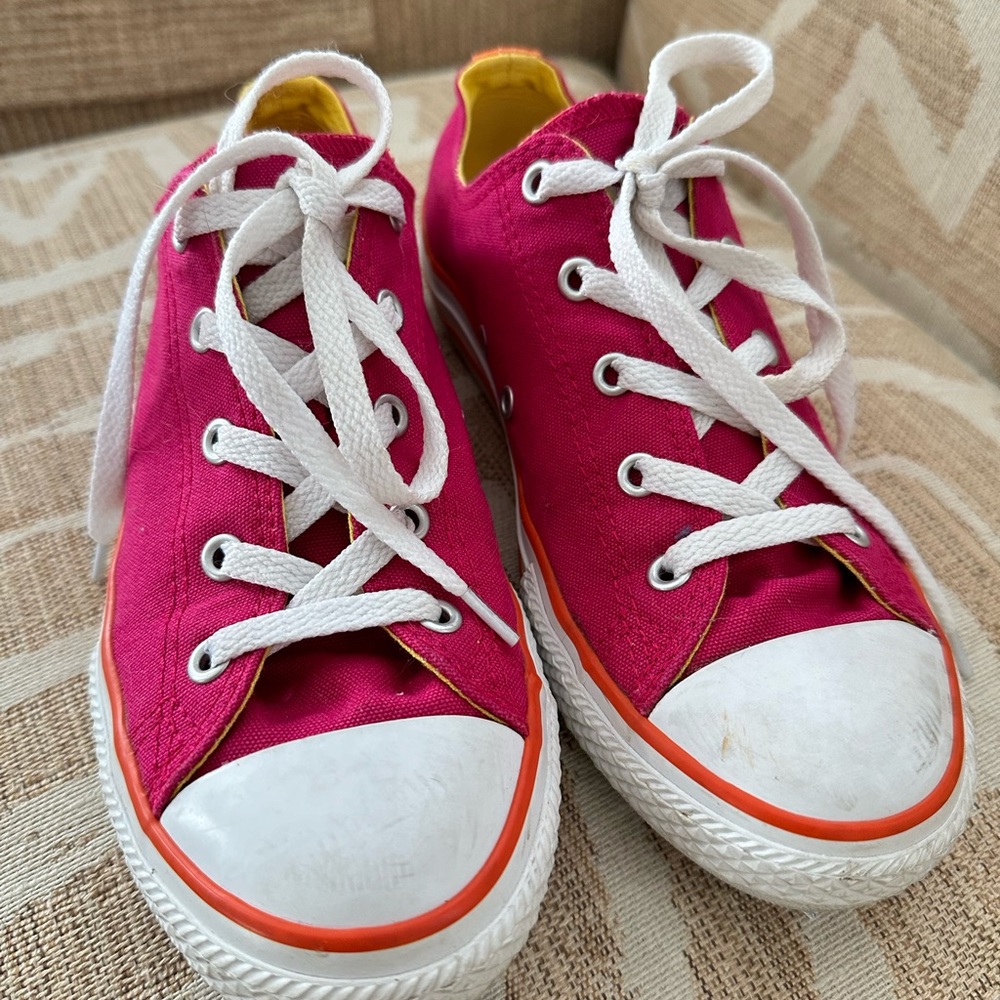 Converse  girls sneakers  size 4 orange and pink  color ,like new - Picture 2 of 6